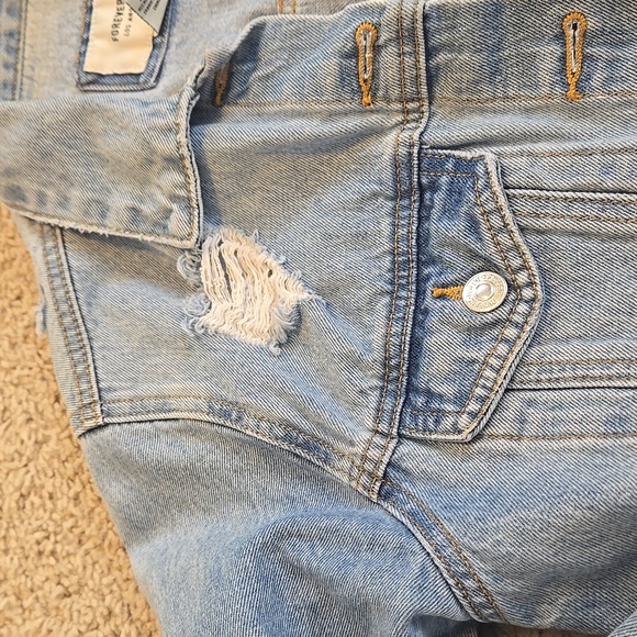 Light Rips Jean Jacket Size Small - Picture 3 of 3